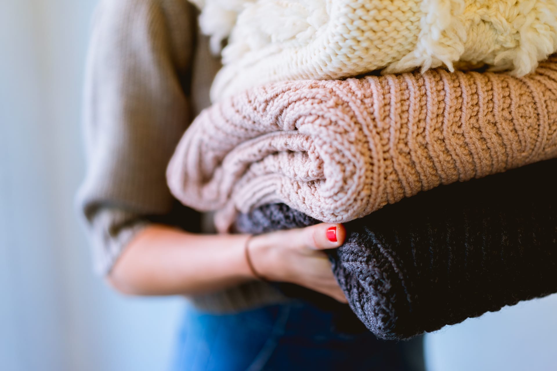 10 Most Important Questions When Buying Used Clothes Online