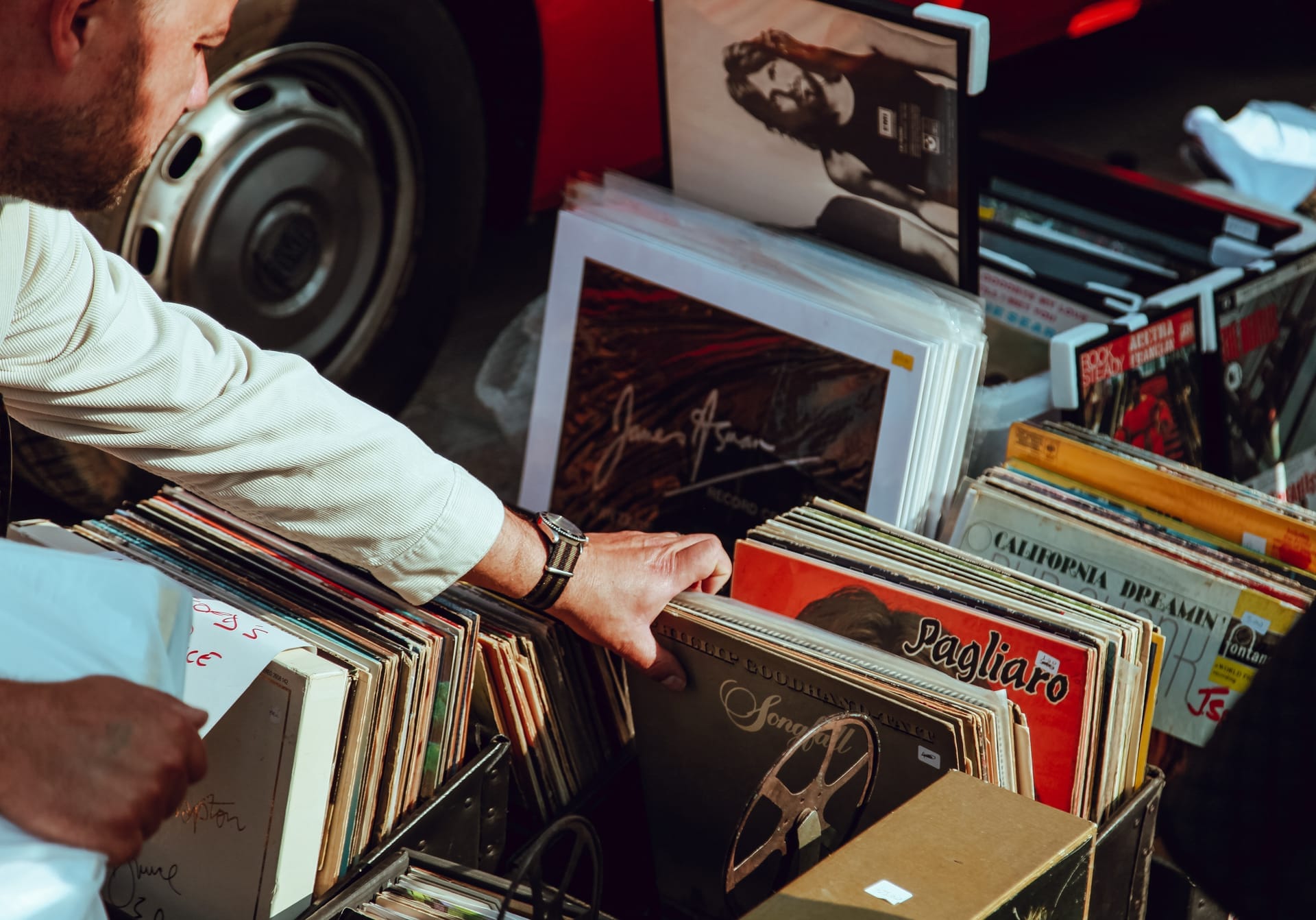 Step-by-Step Guide to Hosting a Successful Garage Sale