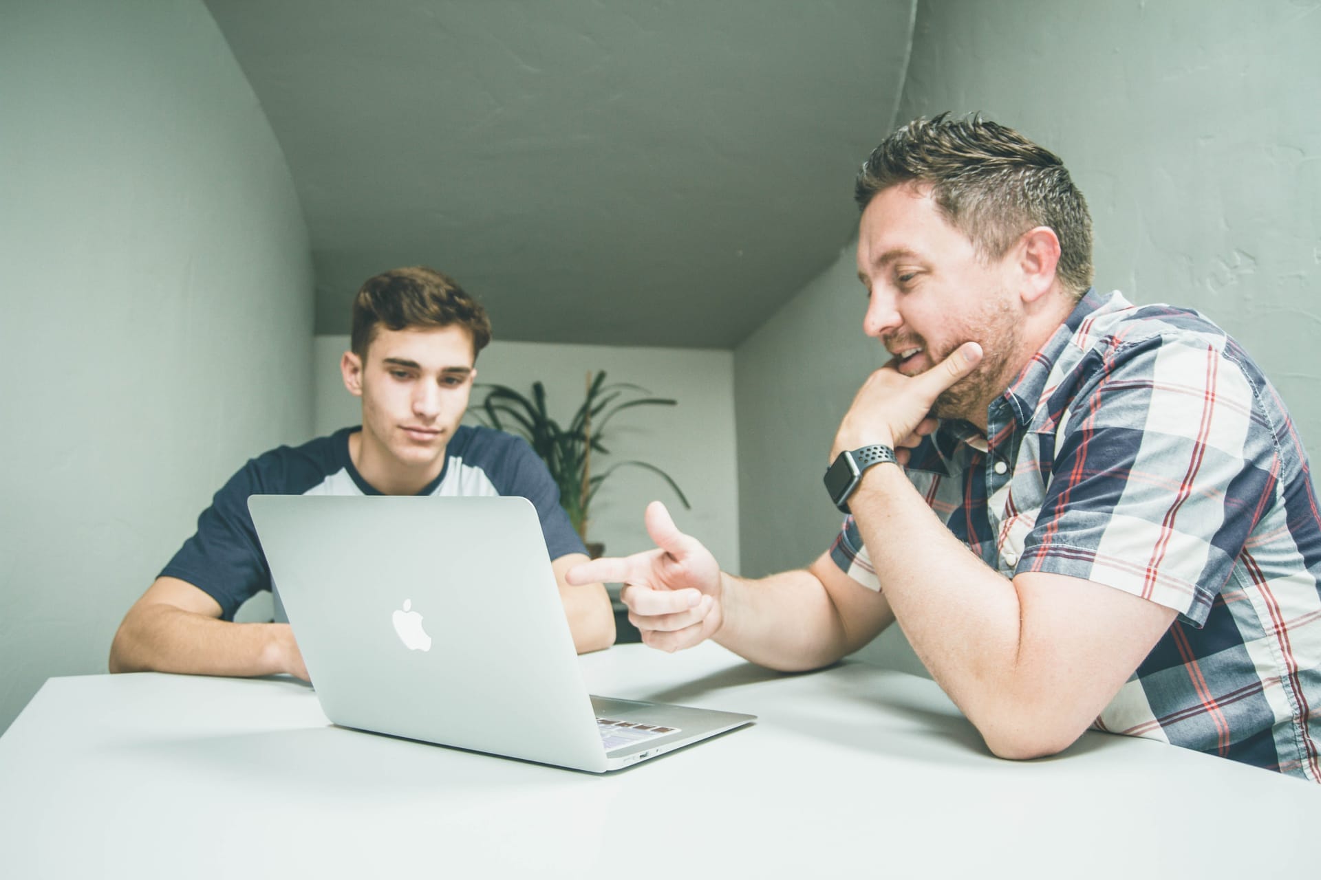Tired of Listing Items to Sell? Tips to Find Help