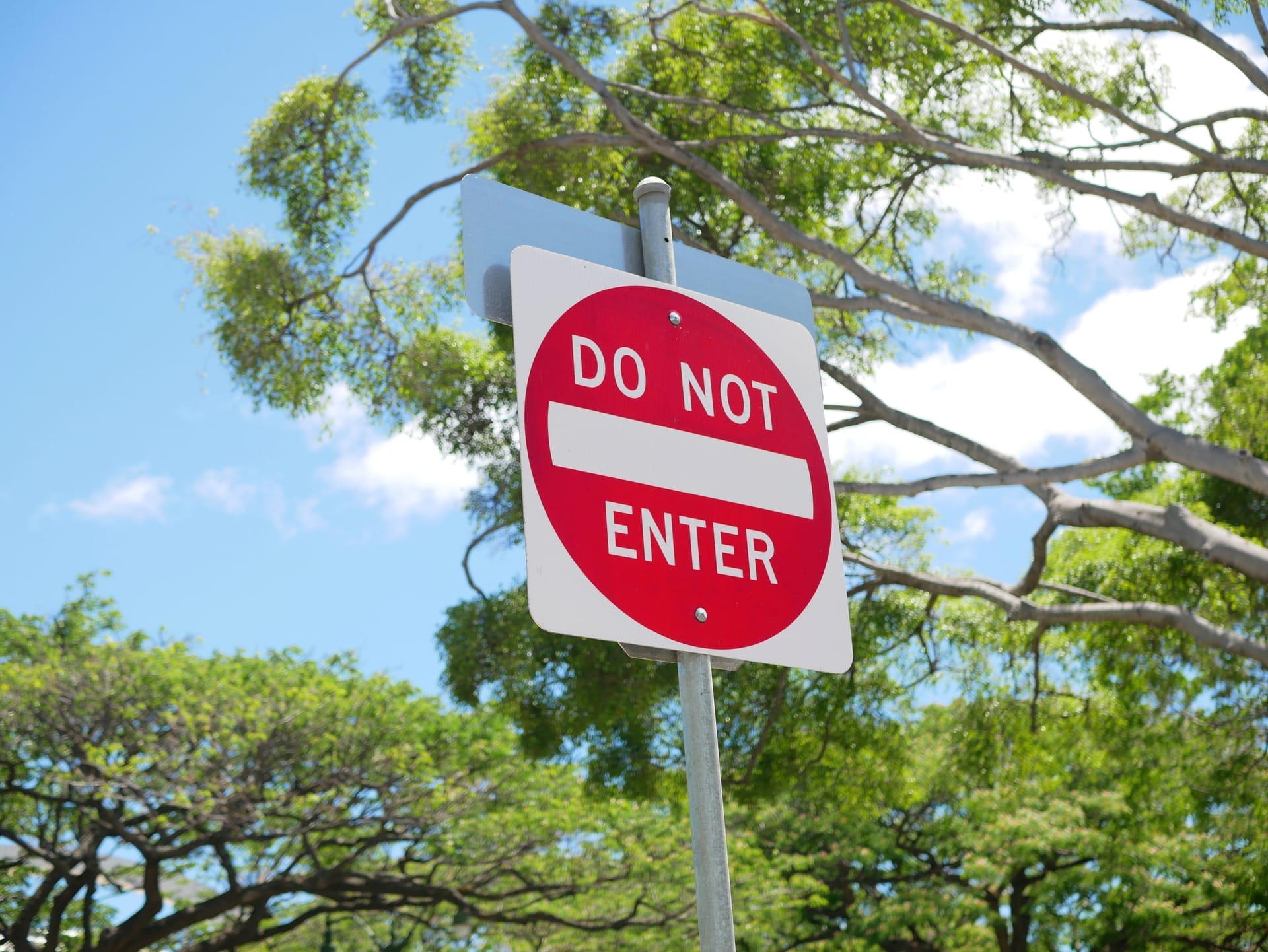 Top Items that You Should Never Try to Sell on Online Marketplaces